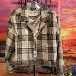 Flannel jacket short style.